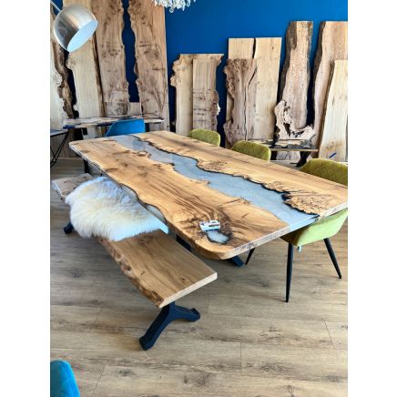 epoxy wood table